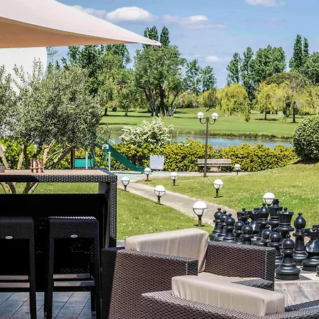 Novotel Motte Golf Hotel 4*
