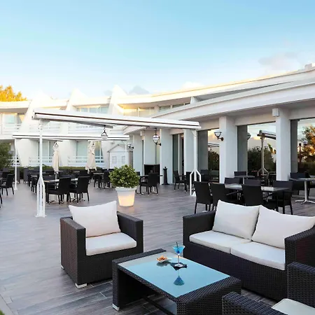 Novotel Motte Golf Hotel 4*