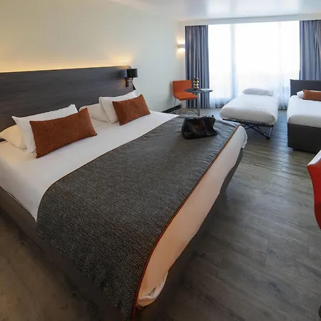 Novotel Motte Golf Hotel 4*