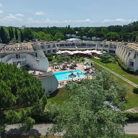 호텔 Novotel Motte Golf