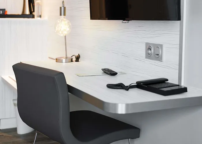 Отель Novotel Motte Golf Ла-Гранд-Мот