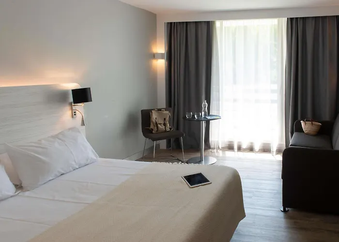 Отель Novotel Motte Golf 4*
