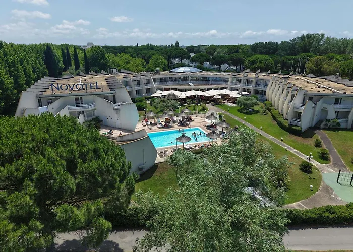 Отель Novotel Motte Golf