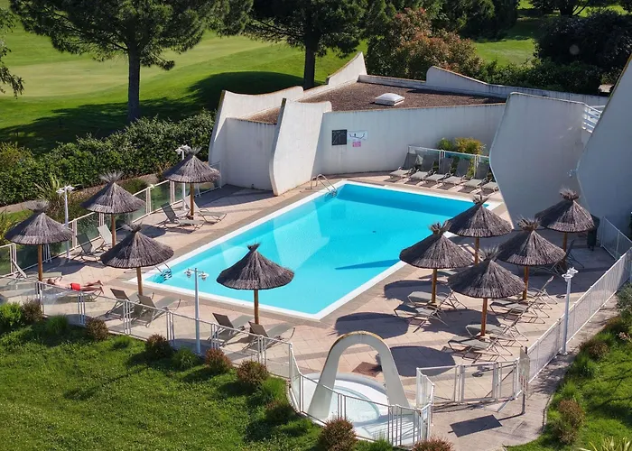 Novotel Motte Golf Отель 4*