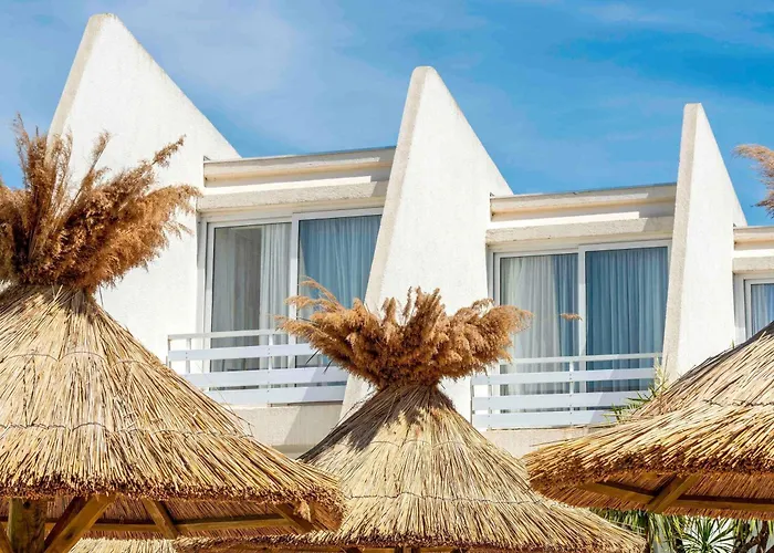 Отель Novotel Motte Golf