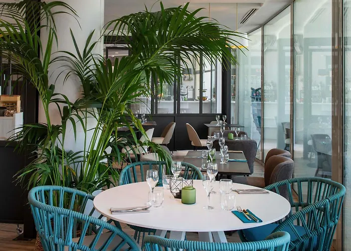 Отель Novotel Motte Golf Ла-Гранд-Мот