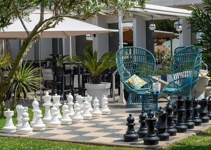 Novotel Motte Golf Отель Ла-Гранд-Мот