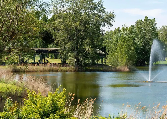 Novotel Motte Golf Отель Ла-Гранд-Мот