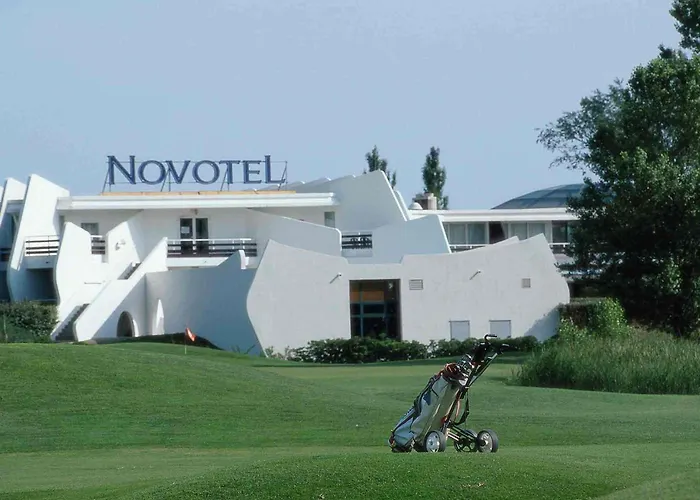 Отель Novotel Motte Golf 4*