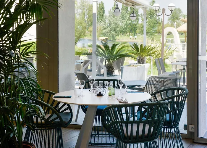 Novotel Motte Golf Ла-Гранд-Мот