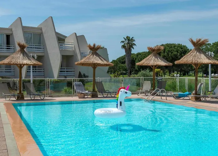 Novotel Motte Golf Отель Ла-Гранд-Мот