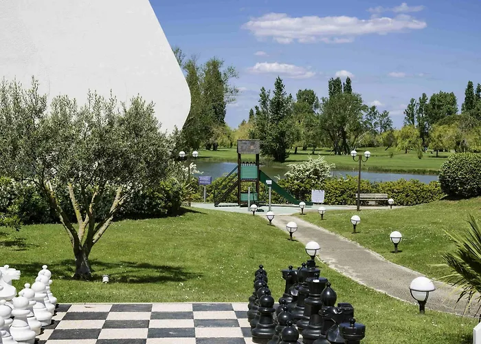 Отель Novotel Motte Golf